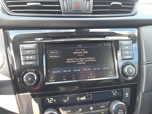 Used 2019 Nissan Rogue SV image 24