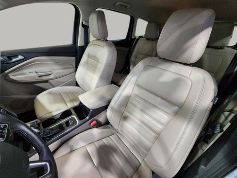 Used 2019 Ford Escape SEL image 13