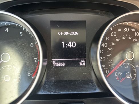 Used 2016 Volkswagen Golf S image 10