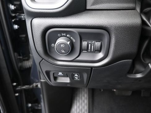 Used 2026 RAM 1500 Laramie AWD/4WD image 35