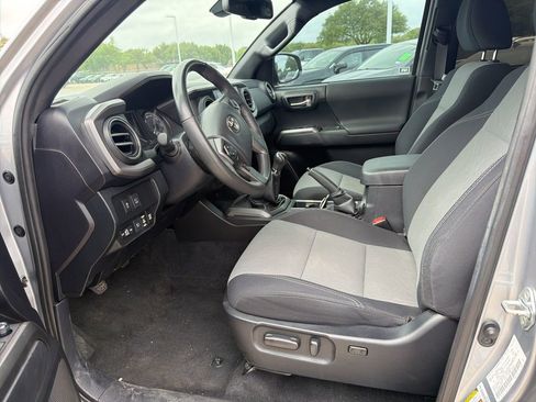 Used 2021 Toyota Tacoma TRD Sport w/ Advanced Technology Package image 11