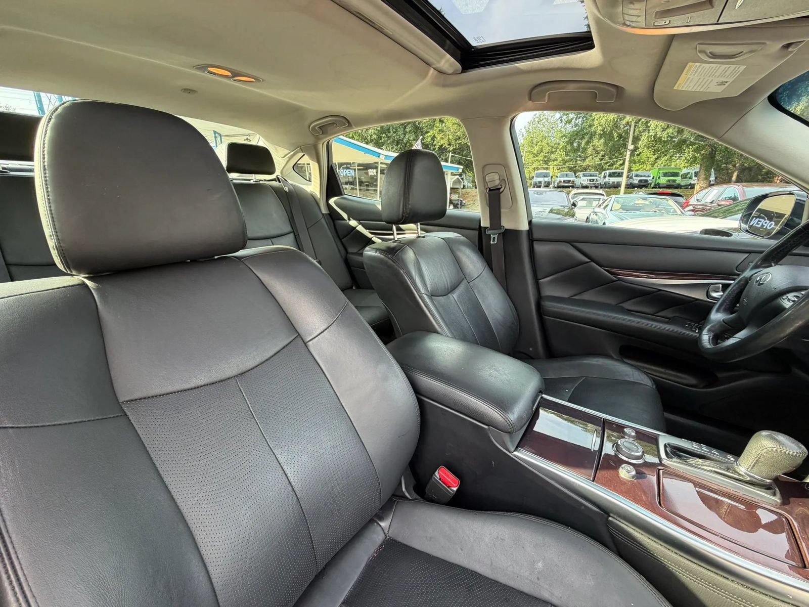 Used 2017 INFINITI Q70 L 3.7 AWD/4WD image 33
