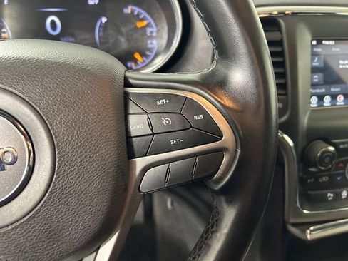 Used 2021 Jeep Grand Cherokee Laredo image 17