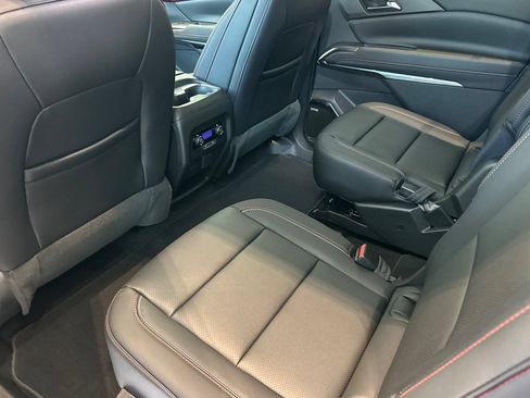 New 2026 Chevrolet Traverse Z71 w/ Enhanced Driving Package AWD/4WD image 12