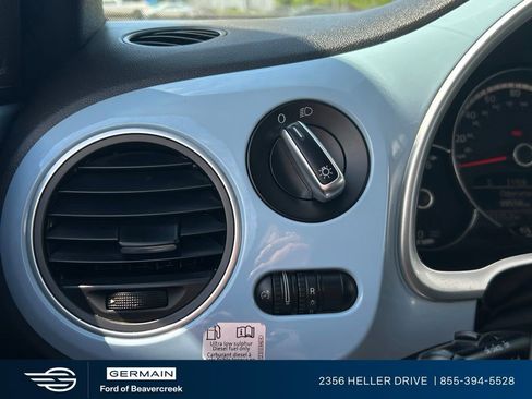Used 2013 Volkswagen Beetle TDI FWD image 23