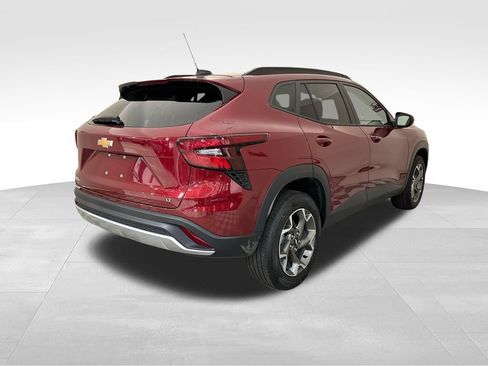 Used 2025 Chevrolet Trax LT w/ LT Convenience Package FWD image 5