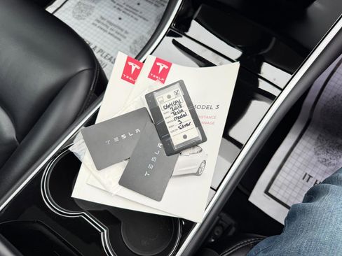 Used 2018 Tesla Model 3 Long Range image 50