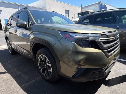 Certified 2025 Subaru Forester Premium AWD/4WD image 1