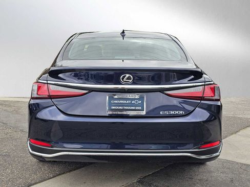 Used 2024 Lexus ES 300h w/ Premium Package image 4