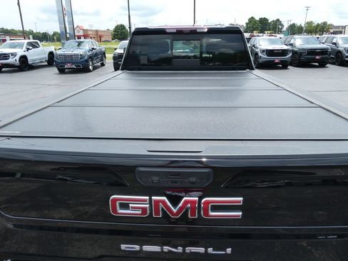 Used 2022 GMC Sierra 3500 Denali w/ Denali Black Diamond Edition AWD/4WD image 17
