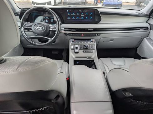 Used 2024 Hyundai Palisade SEL FWD image 16