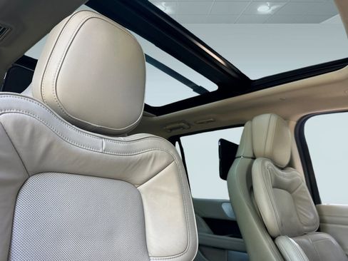Used 2018 Lincoln Navigator L Reserve w/ Technology Package image 14
