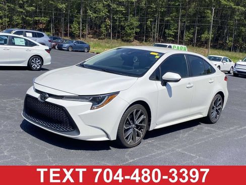 Used 2020 Toyota Corolla LE FWD image 1
