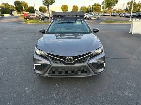 Used 2022 Toyota Camry SE FWD image 5