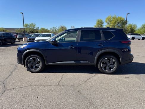 Certified 2025 Nissan Rogue SV FWD image 6
