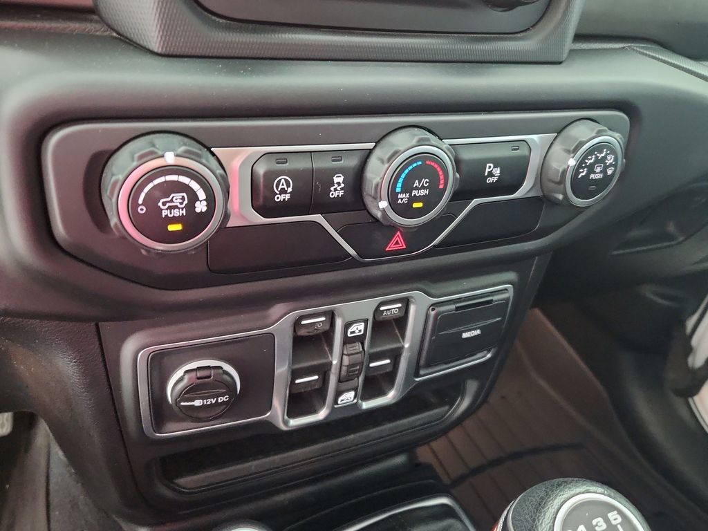 Certified 2018 Jeep Wrangler Unlimited Sport S AWD/4WD image 12