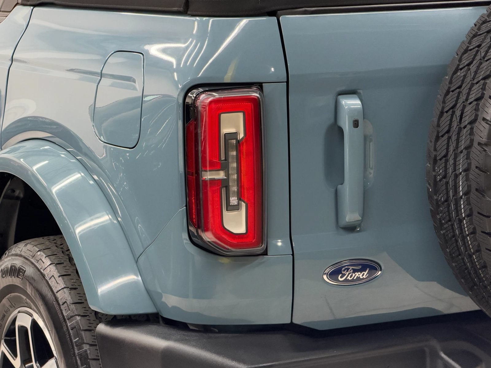 Used 2022 Ford Bronco Outer Banks AWD/4WD image 12