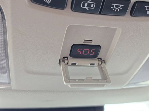 Used 2020 Toyota Corolla LE image 22