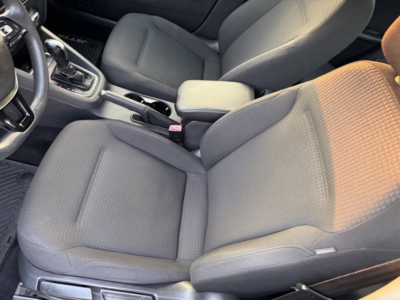 Used 2016 Volkswagen Jetta SE FWD image 22