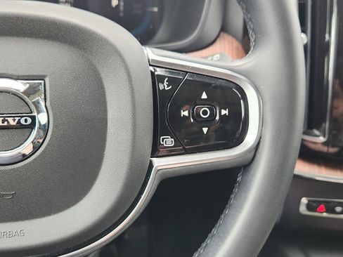 Used 2023 Volvo XC60 T8 Plus AWD/4WD image 18