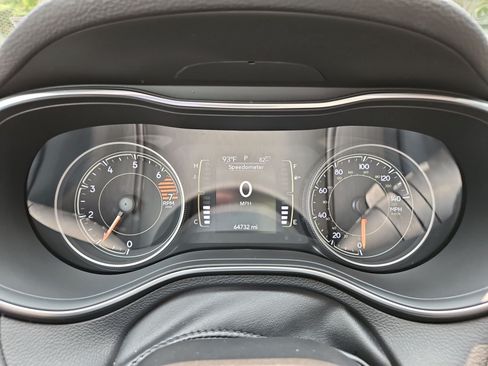 Used 2021 Jeep Cherokee Latitude Plus w/ Sun & Sound Group AWD/4WD image 24