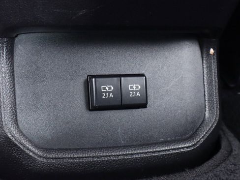 Used 2021 Toyota Highlander XLE image 33