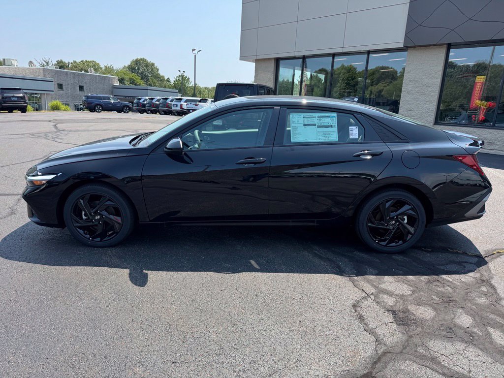 New 2026 Hyundai Elantra SEL FWD image 8