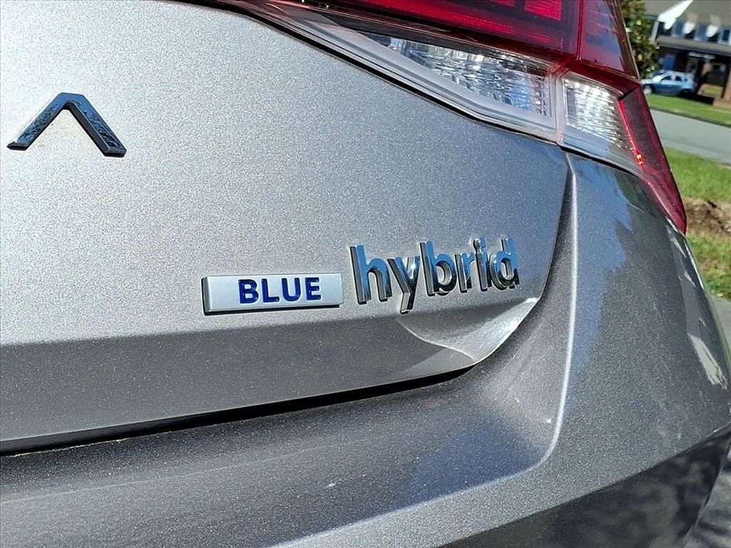 Used 2023 Hyundai Elantra Blue FWD image 22
