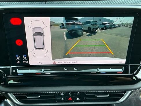 Certified 2024 Volkswagen Atlas Cross Sport SEL R-Line AWD/4WD image 27