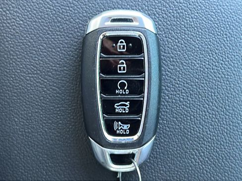 Used 2023 Hyundai Elantra Limited FWD image 22