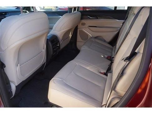 New 2023 Jeep Grand Cherokee Limited w/ Luxury Tech Group II AWD/4WD image 11
