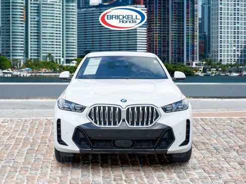 Used 2024 BMW X6 xDrive40i w/ Premium Package image 2