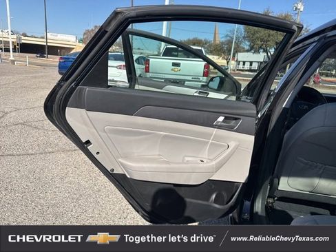 Used 2016 Hyundai Sonata SE image 27