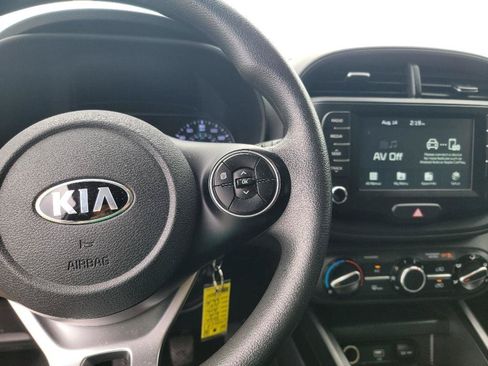 Used 2020 Kia Soul LX FWD image 16