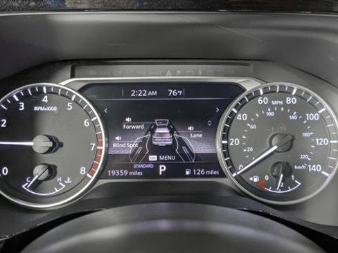 Used 2025 Nissan Pathfinder SV FWD image 27