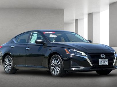 Used 2025 Nissan Altima 2.5 SV