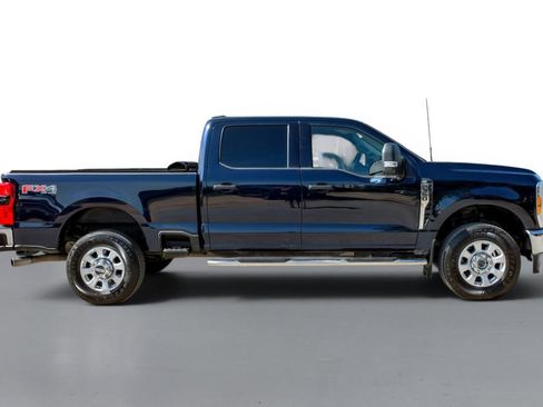 Used 2023 Ford F350 4x4 Crew Cab Super Duty image 5
