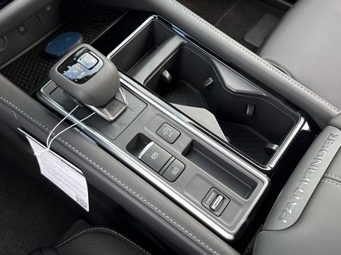 New 2026 Nissan Pathfinder SL FWD image 8