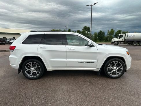 Used 2019 Jeep Grand Cherokee Overland AWD/4WD image 34
