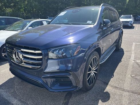 Used 2024 Mercedes-Benz GLS 450 4MATIC image 1