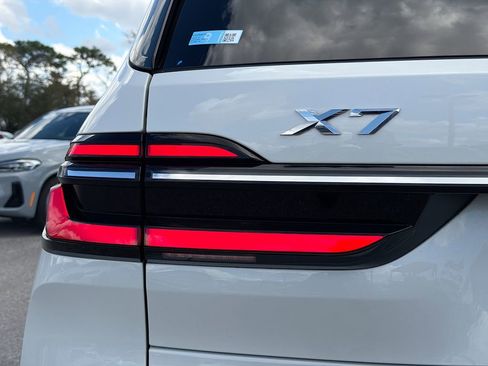 Used 2023 BMW X7 xDrive40i w/ Executive Package image 11