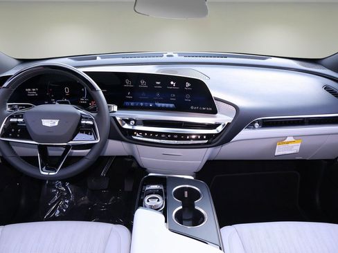 New 2026 Cadillac Lyriq Sport image 15