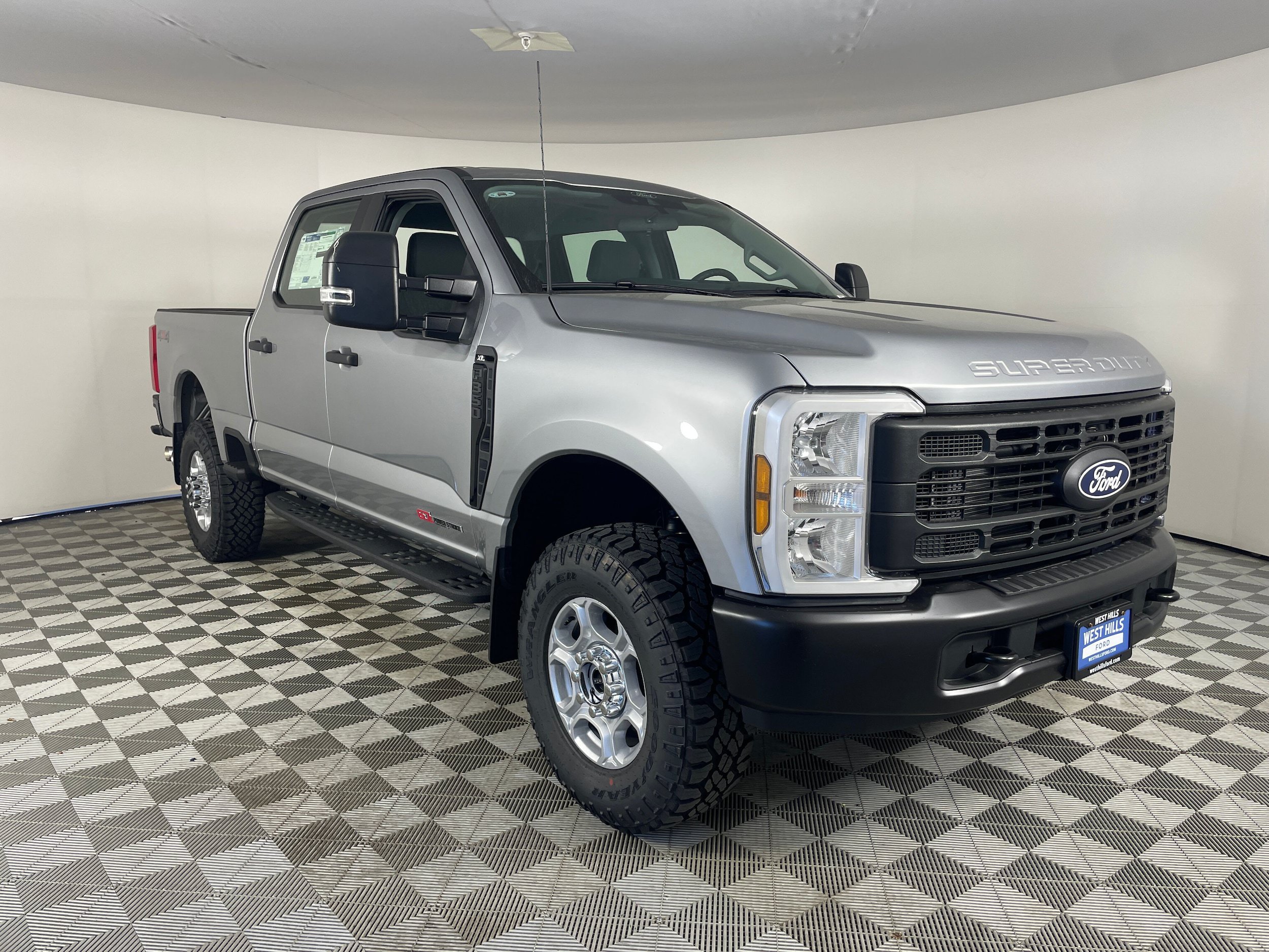 New 2027 Ford F350 XL w/ XL Off-Road 35" Tire Pakckage AWD/4WD image 10