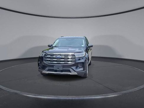 Certified 2025 Ford Explorer Active AWD/4WD image 3