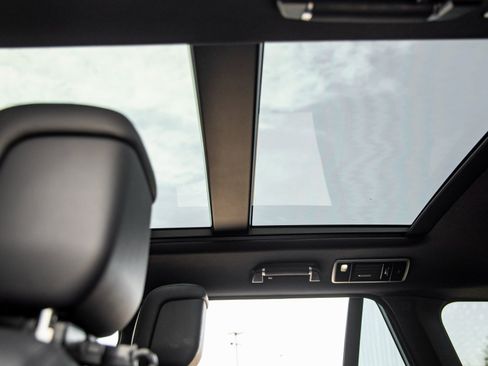 Used 2022 Land Rover Range Rover Westminster Edition image 23