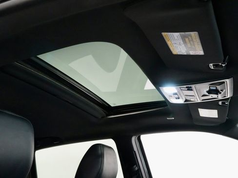 Used 2022 Toyota Tacoma TRD Off-Road w/ TRD Premium Off Road Package image 6