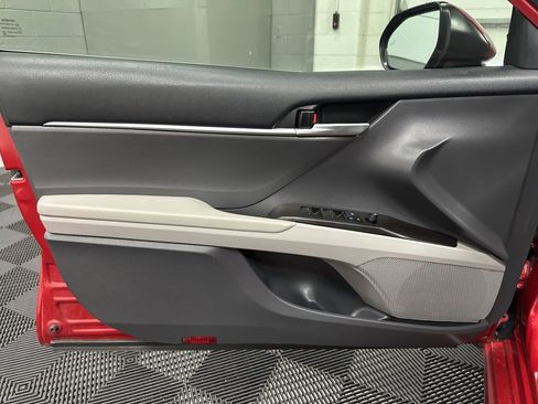 Used 2021 Toyota Camry SE w/ Cold Weather Package image 38