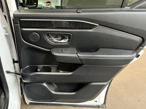 Used 2023 Honda Pilot Elite image 13