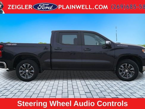 Used 2023 Chevrolet Silverado 1500 LT AWD/4WD image 6