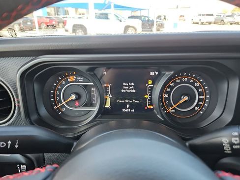 Used 2025 Jeep Wrangler Unlimited Rubicon image 18